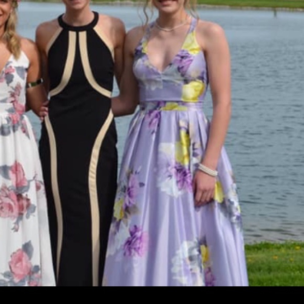 Prom Dress - Picture 4 of 7